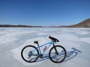 奥に雌阿寒岳