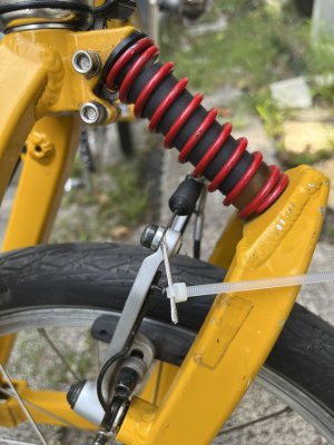 タイラップでくるくる